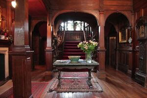 Entrance hall-C88F8.jpg