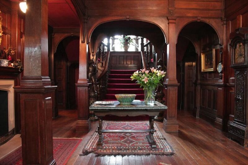 File:Entrance hall-C88F8.jpg